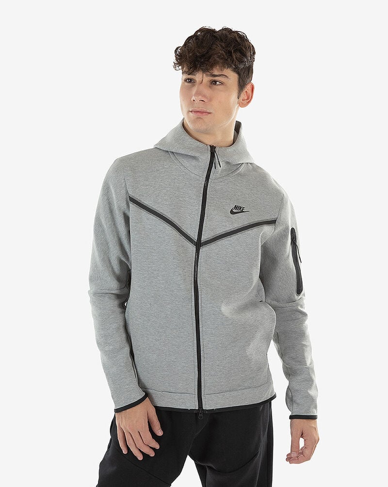 Nike Tech Fleece Tracksuit | Washing, Features & UK Streetwear