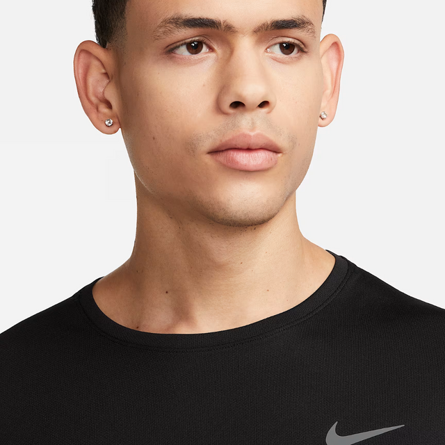Nike Miler T-Shirt / Challenger Shorts Set - Black