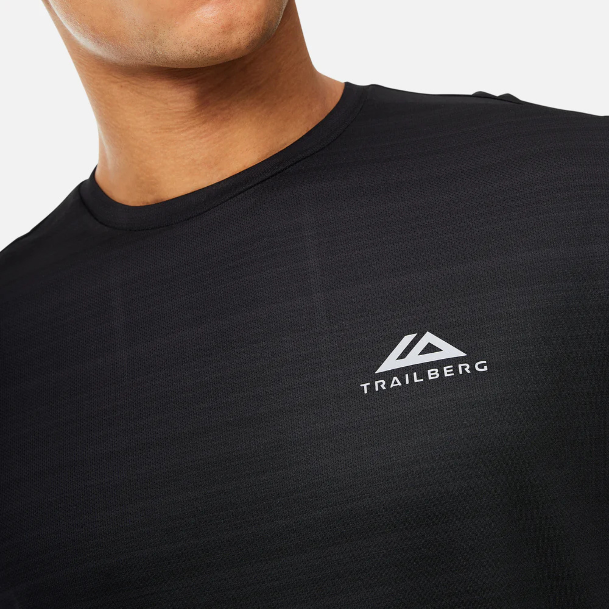 Trailberg Cloud T-Shirt / Essentials Shorts Set - Black