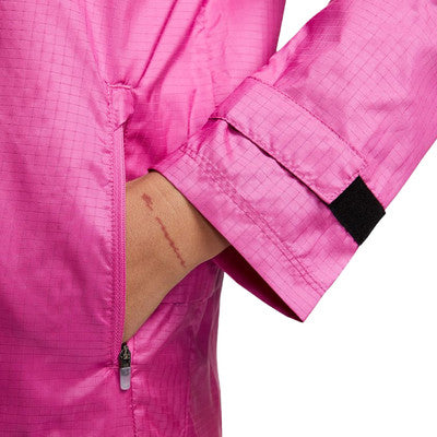 NIKE WOMEN'S ESSENTIAL RUNNING JACKET - ACTIVE PINK