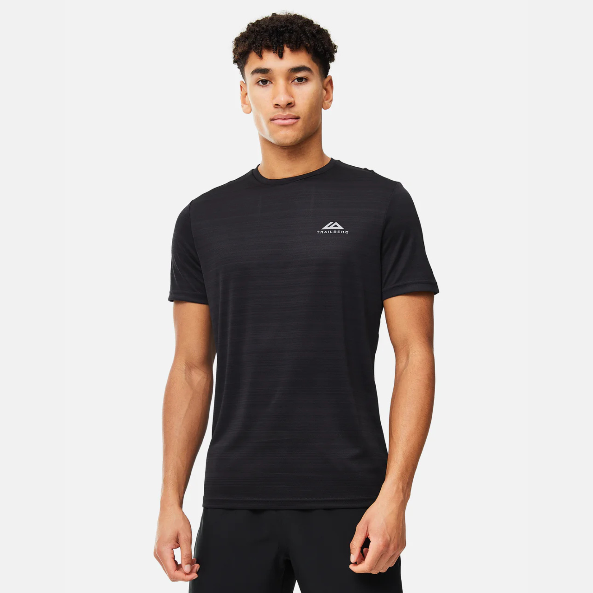 Trailberg Cloud T-Shirt / Essentials Shorts Set - Black