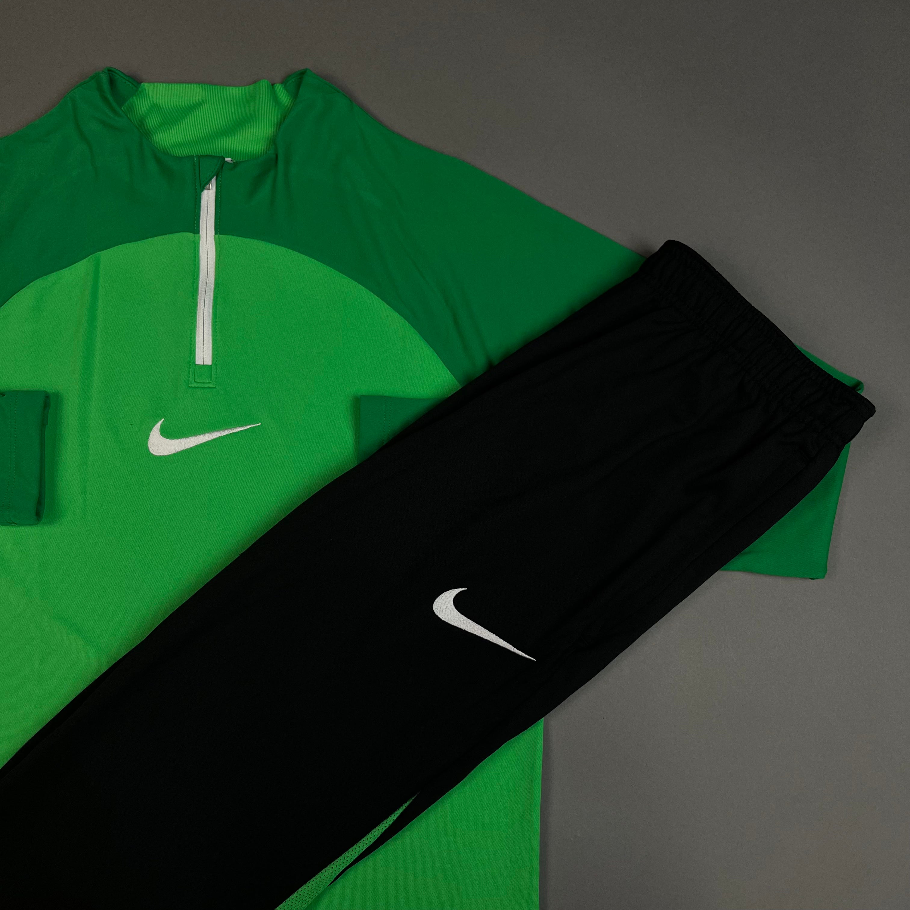 Nike quarter 2025 zip tracksuit