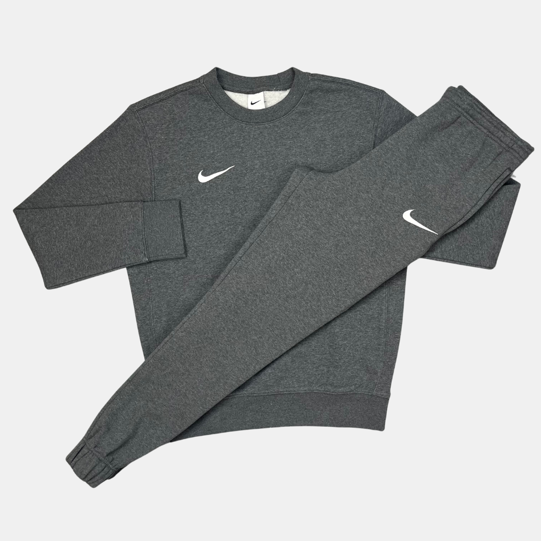 Nike club 19 crew sale